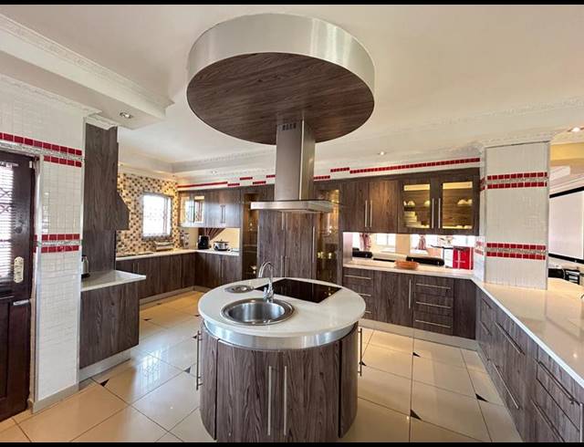 5 BEDROOM HOUSE FOR SALE IN SAVANNAH COUNTRY ESTATE